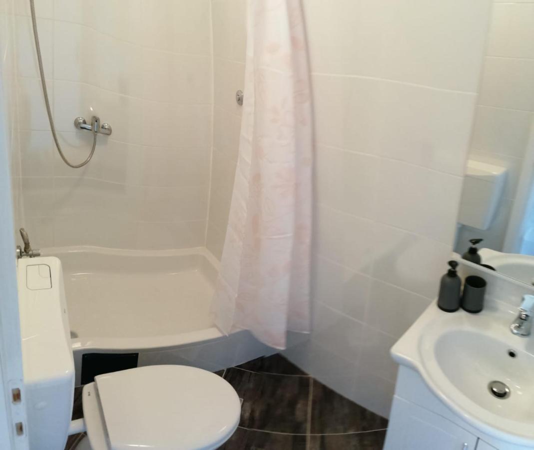 Apartmani Skalinada Марина Экстерьер фото