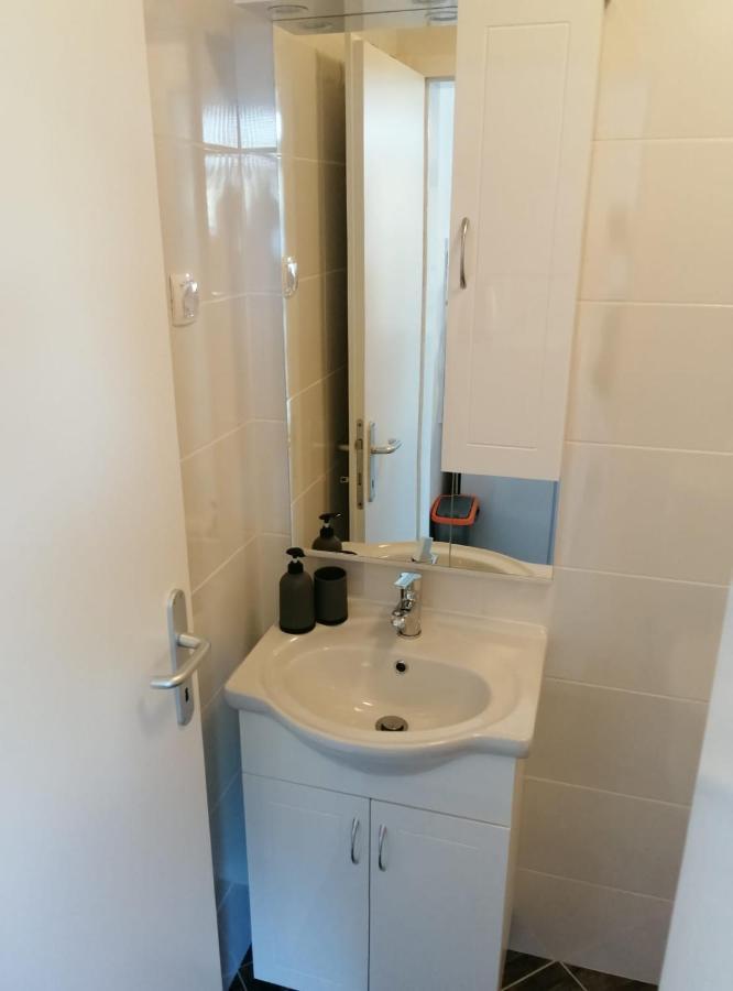 Apartmani Skalinada Марина Экстерьер фото