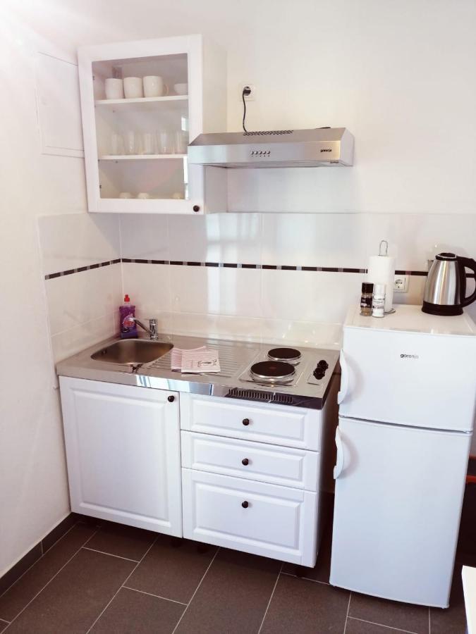 Apartmani Skalinada Марина Экстерьер фото