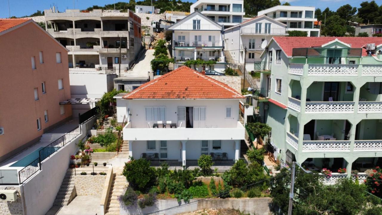 Apartmani Skalinada Марина Экстерьер фото